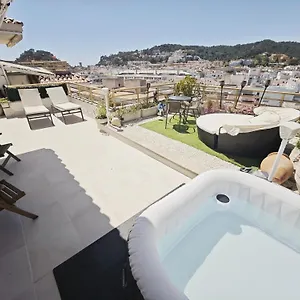  Appartement Luna With Jacuzzi, 5mins Walking To The Beach, Sea And Castle View Big Terrace Espagne